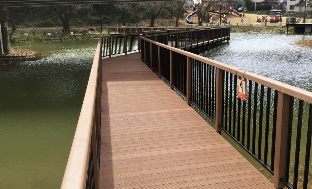 步道-棧道-Boardwalk-日本(千葉県)-黒沢池公園│氶鋒建材│Doozer Wood│WPC│優美木│塑膠木│環塑木│環保木│合成木│環保塑木│塑膠仿木│環保塑合木│木塑複合材料│再生環保│綠建材