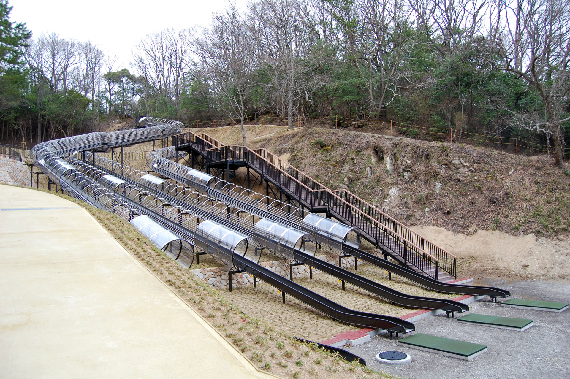 步道-棧道-Boardwalk-日本(兵庫県)-淡路島國立明石海峽公園│氶鋒建材│Doozer Wood│WPC│優美木│塑膠木│環塑木│環保木│合成木│環保塑木│塑膠仿木│環保塑合木│木塑複合材料│再生環保│綠建材